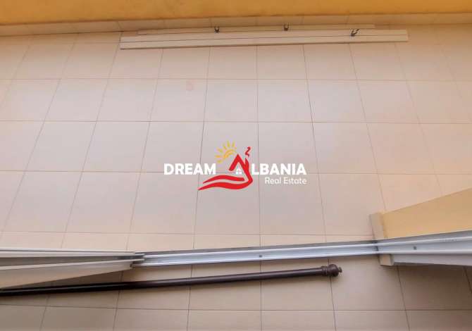 Shtepi ne shitje Apartament ne Tirane, 2+1, Mobilimi Bosh, pa mobiluar, Pagesa 118,000  Euro.