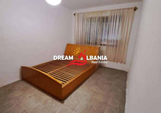 Shtepi me qera Apartament ne Tirane, 3+1, Mobilimi E mobiluar, Pagesa 400  Euro.