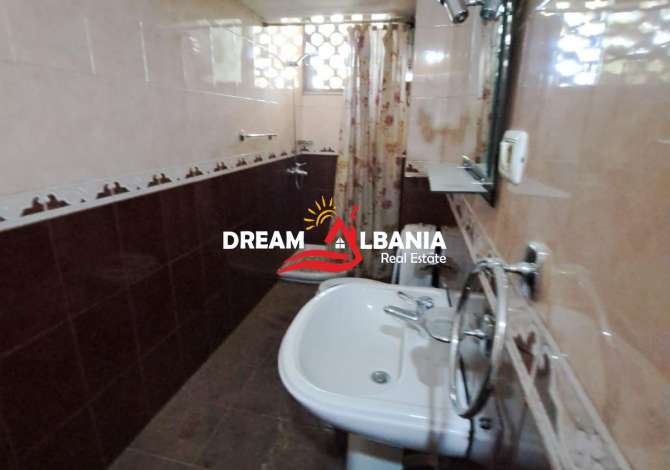 Shtepi me qera Apartament ne Tirane, 3+1, Mobilimi E mobiluar, Pagesa 400  Euro.