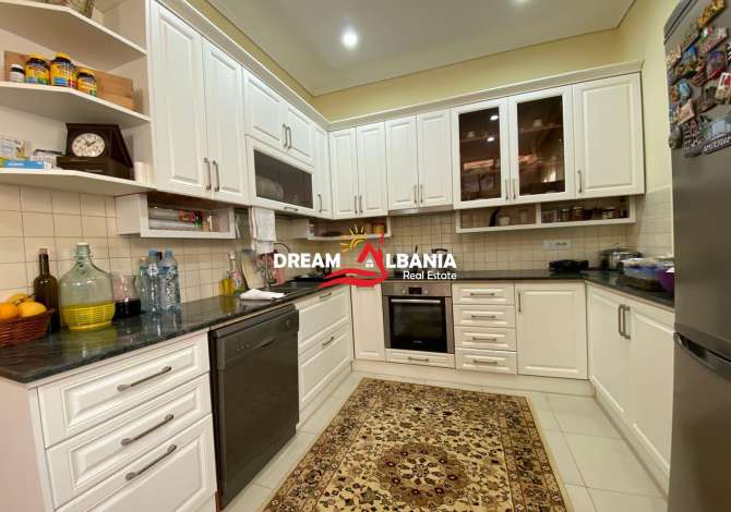 Shtepi me qera Apartament ne Tirane, 3+1, Mobilimi E mobiluar, Pagesa 2,500  Euro.