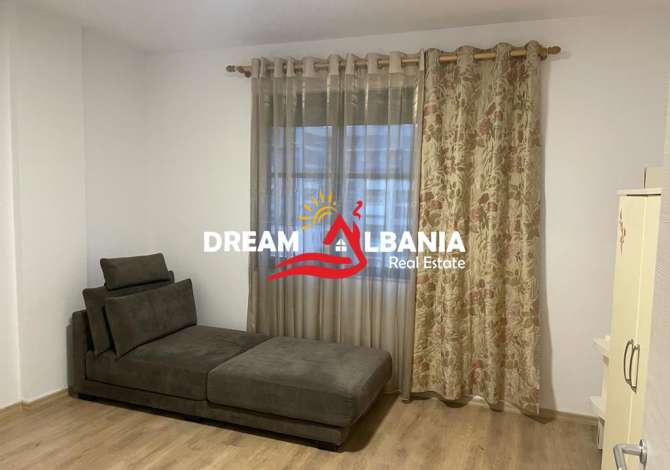 Shtepi ne shitje Apartament ne Tirane, 3+1, Mobilimi E mobiluar, Pagesa 250,000  Euro.