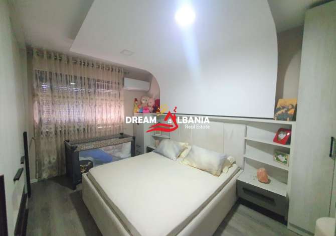 Shtepi ne shitje Apartament ne Tirane, 2+1, Mobilimi E mobiluar, Pagesa 73,000  Euro.