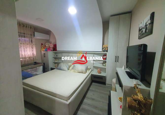 Shtepi ne shitje Apartament ne Tirane, 2+1, Mobilimi E mobiluar, Pagesa 73,000  Euro.