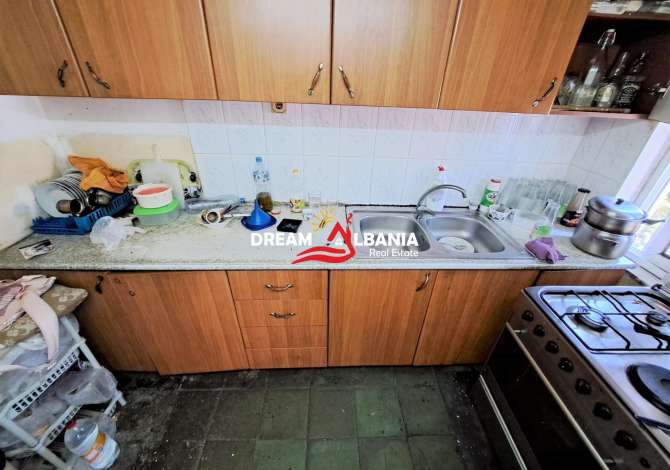 Shtepi ne shitje Apartament ne Tirane, 3+1, Mobilimi Bosh, pa mobiluar, Pagesa 105,000  Euro.