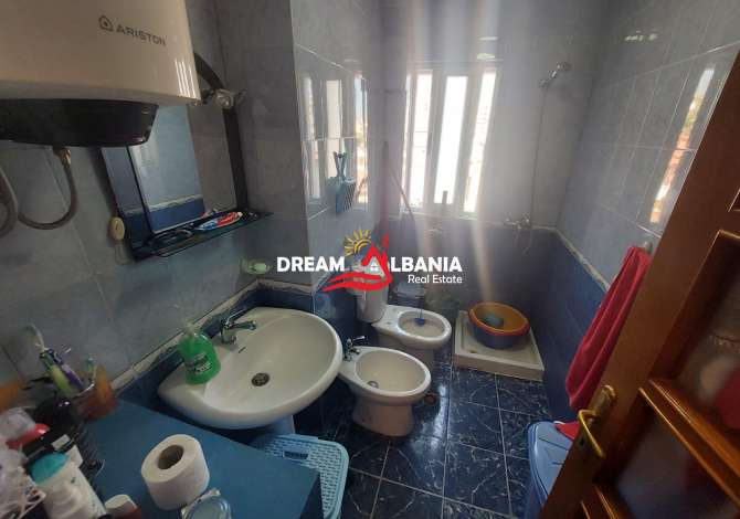 Shtepi ne shitje Apartament ne Tirane, 2+1, Mobilimi E mobiluar, Pagesa 79,900  Euro.