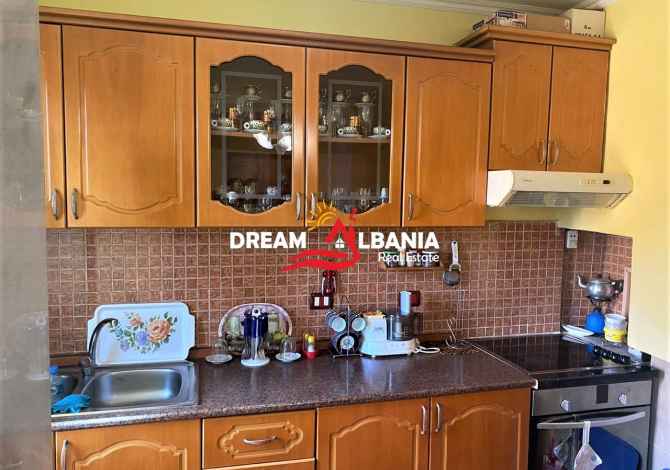 Shtepi ne shitje  ne Tirane, 3+1, Mobilimi E mobiluar, Pagesa 87,000  Euro.