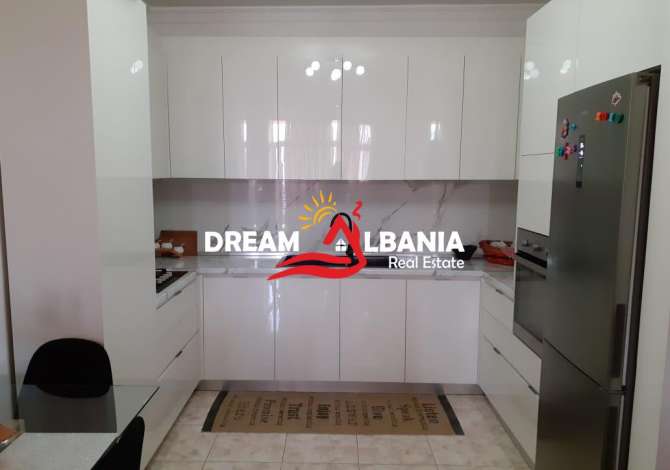 Shtepi ne shitje Apartament ne Tirane, 2+1, Mobilimi E mobiluar, Pagesa 110,000  Euro.