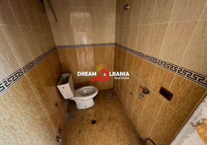 Shtepi ne shitje Shtepi Private ne Tirane, 5+1, Mobilimi Bosh, pa mobiluar, Pagesa 265,000  Euro.