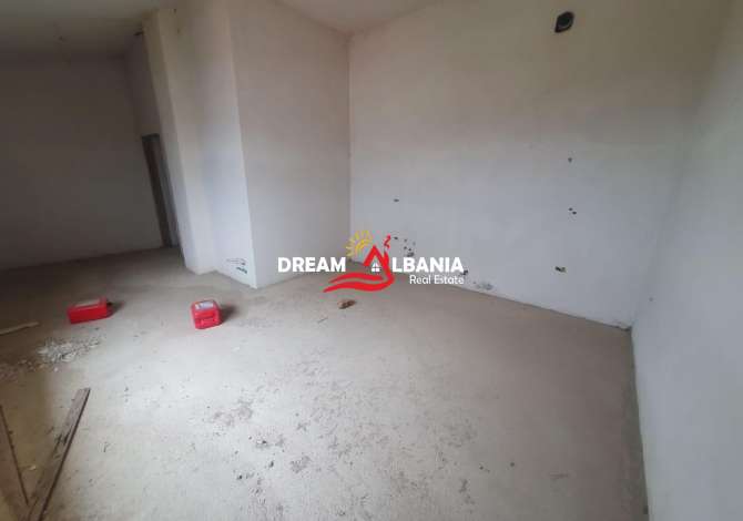 Shtepi ne shitje Apartament ne Tirane, 2+1, Mobilimi Bosh, pa mobiluar, Pagesa 75,000  Euro.