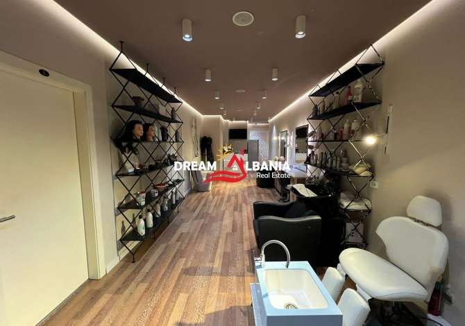 Shtepi ne shitje Apartament ne Tirane, 3+1, Mobilimi Bosh, pa mobiluar, Pagesa 250,000  Euro.