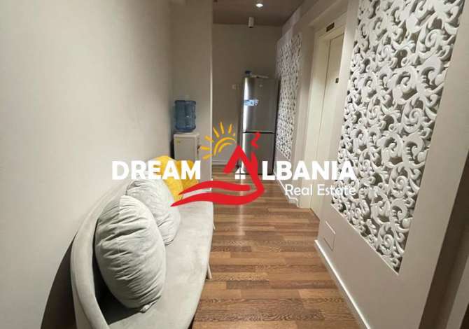 Shtepi ne shitje Apartament ne Tirane, 3+1, Mobilimi Bosh, pa mobiluar, Pagesa 250,000  Euro.