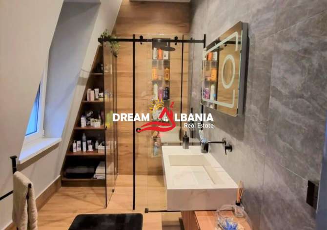 Shtepi ne shitje Apartament ne Tirane, 3+1, Mobilimi E mobiluar, Pagesa 310,000  Euro.