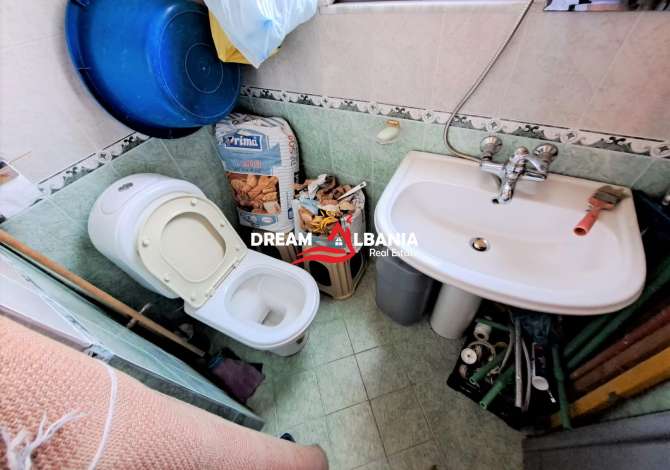 Shtepi ne shitje Apartament ne Tirane, 3+1, Mobilimi E mobiluar, Pagesa 230,000  Euro.