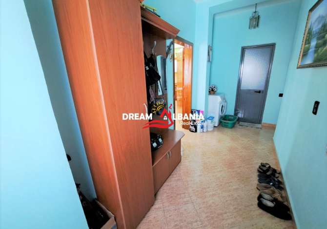 Shtepi ne shitje Apartament ne Tirane, 3+1, Mobilimi E mobiluar, Pagesa 230,000  Euro.