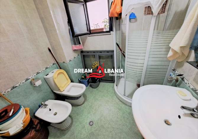 Shtepi ne shitje Apartament ne Tirane, 3+1, Mobilimi E mobiluar, Pagesa 230,000  Euro.