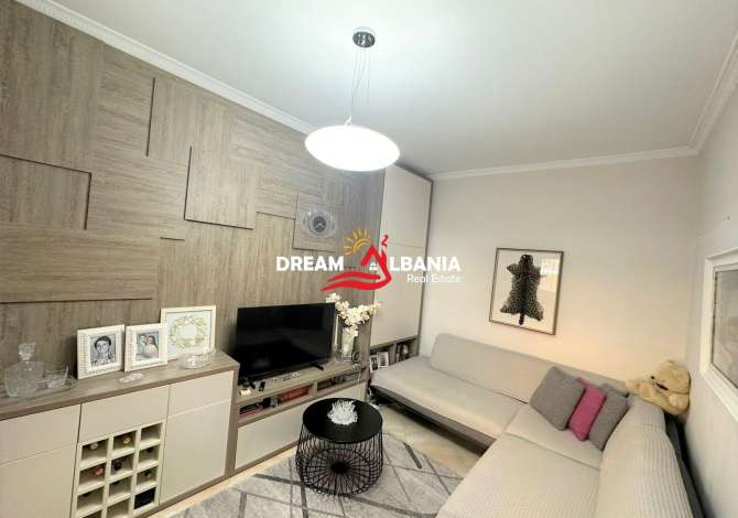 Shtepi ne shitje Apartament ne Tirane, 1+1, Mobilimi E mobiluar, Pagesa 90,000  Euro.