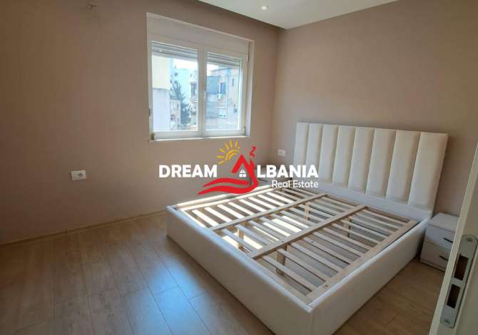 Shtepi ne shitje Apartament ne Tirane, 2+1, Mobilimi E mobiluar, Pagesa 125,000  Euro.