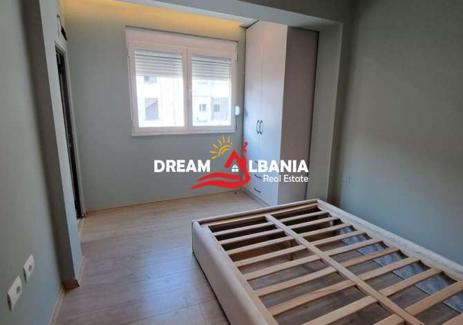 Shtepi ne shitje Apartament ne Tirane, 2+1, Mobilimi E mobiluar, Pagesa 125,000  Euro.