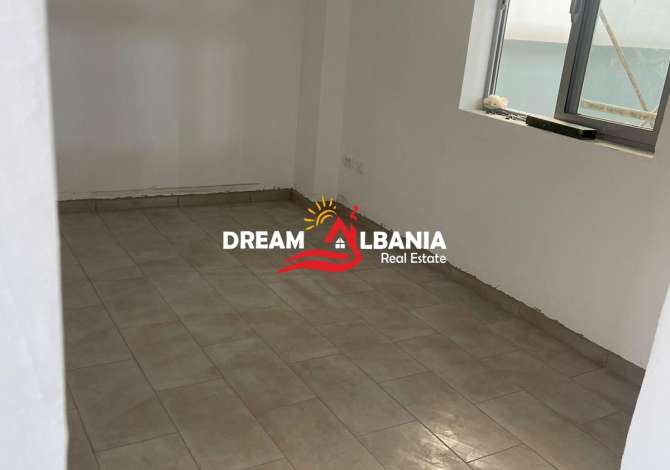 Magazine ne shitje ne autostraden Tirane-Durres (ID 4181065)