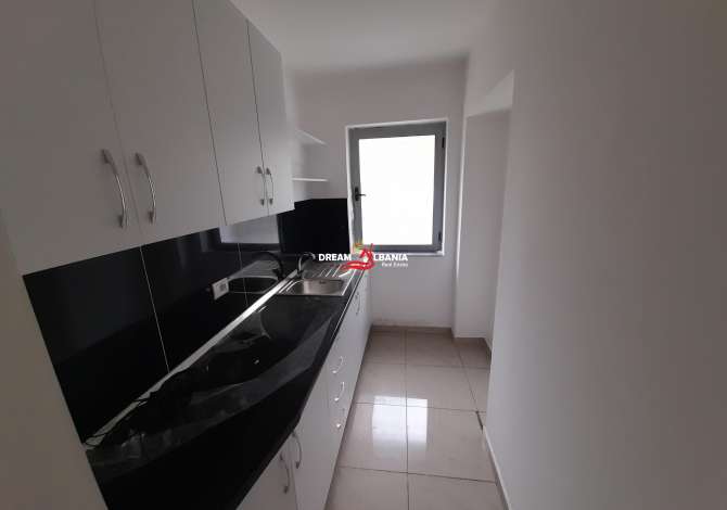 Zyre me qera tek Rruga e Durresit ne kryqezim me Rrugen e Bogdaneve ne Tirane (ID 4261117)