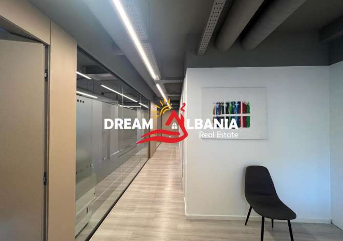 Ambjent Komercial me Qira ne kompleksin LION PARK, prane Air Albania, Tirane (ID 4261939)