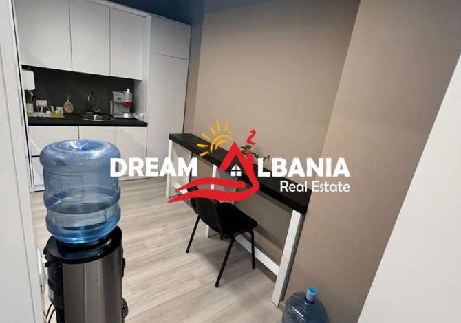 Ambjent Komercial me Qira ne kompleksin LION PARK, prane Air Albania, Tirane (ID 4261939)