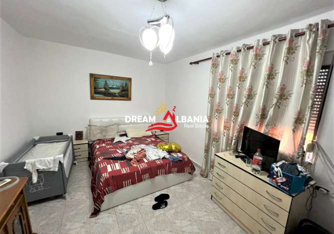 Shtepi ne shitje Apartament ne Tirane, 2+1, Mobilimi E mobiluar, Pagesa 125,000  Euro.