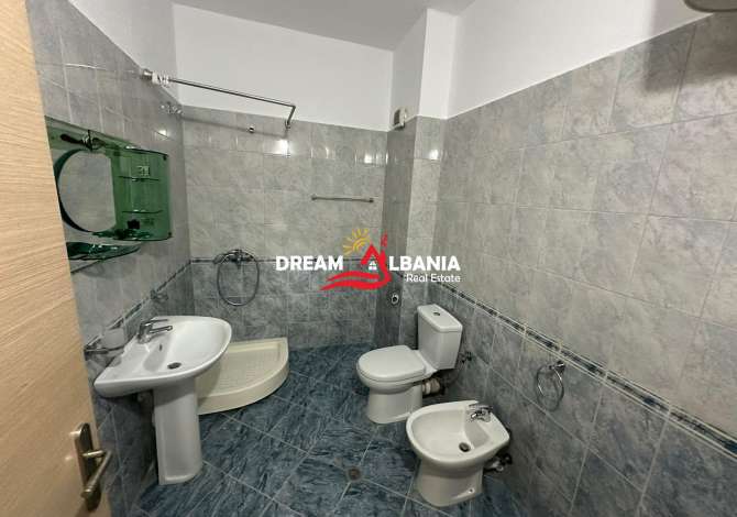 Shtepi ne shitje Apartament ne Tirane, 2+1, Mobilimi E mobiluar, Pagesa 130,000  Euro.