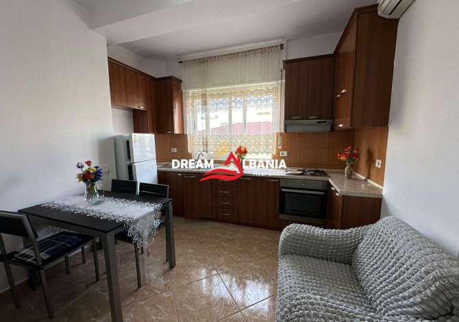 Shtepi ne shitje Apartament ne Tirane, 2+1, Mobilimi E mobiluar, Pagesa 130,000  Euro.