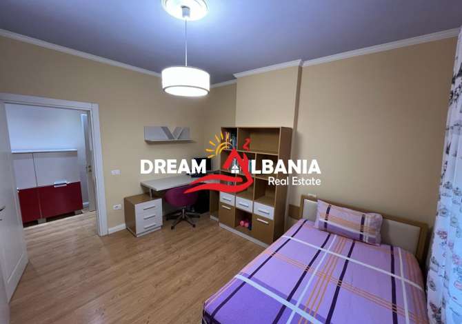 Shtepi me qera Apartament ne Tirane, 2+1, Mobilimi E mobiluar, Pagesa 700  Euro.