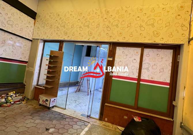 Jepet me qera dyqan ne zonen e Vasil Shanto pas ish UET (ID 4271886)