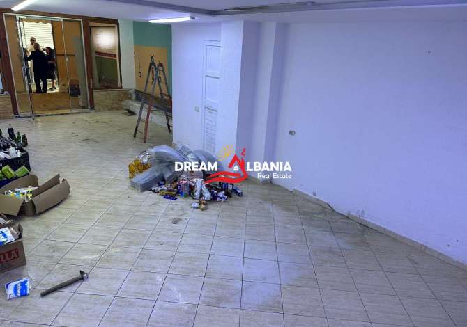 Jepet me qera dyqan ne zonen e Vasil Shanto pas ish UET (ID 4271886)