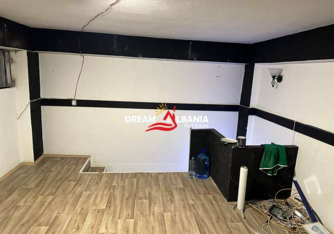 Jepet me qera dyqan ne zonen e Vasil Shanto pas ish UET (ID 4271886)