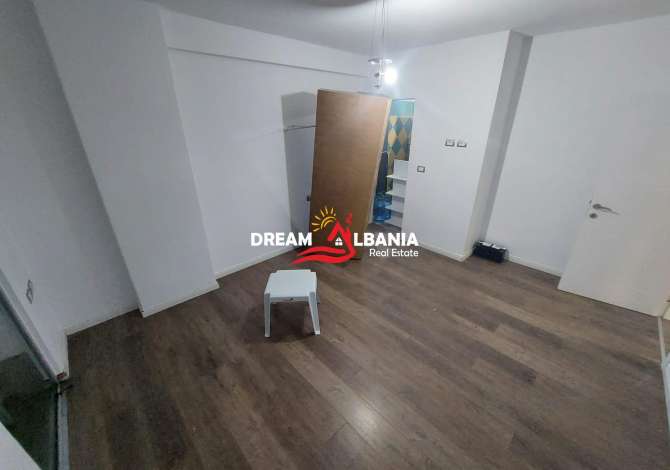 Shtepi ne shitje Apartament ne Tirane, 2+1, Mobilimi Bosh, pa mobiluar, Pagesa 101,000  Euro.