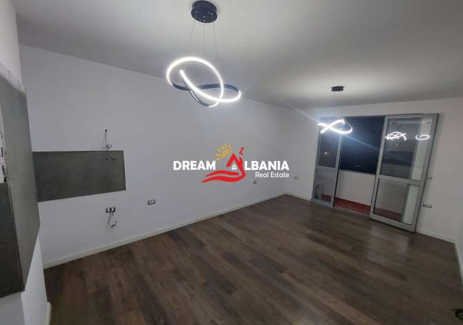 Shtepi ne shitje Apartament ne Tirane, 2+1, Mobilimi Bosh, pa mobiluar, Pagesa 101,000  Euro.