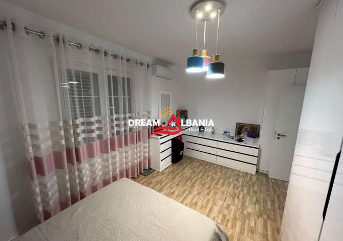Shtepi ne shitje Apartament ne Tirane, 1+1, Mobilimi Pjeserisht e mobiluar, Pagesa 75,000  Euro.
