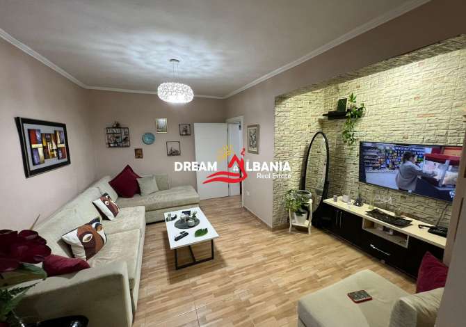 Shtepi ne shitje Apartament ne Tirane, 1+1, Mobilimi Pjeserisht e mobiluar, Pagesa 75,000  Euro.