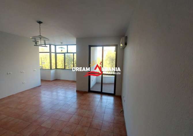 Shtepi ne shitje Apartament ne Tirane, 1+1, Mobilimi Bosh, pa mobiluar, Pagesa 150,000  Euro.