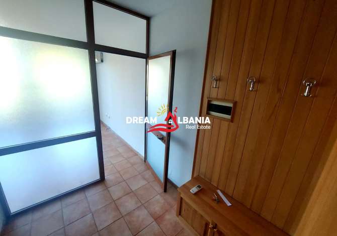 Shtepi ne shitje Apartament ne Tirane, 1+1, Mobilimi Bosh, pa mobiluar, Pagesa 150,000  Euro.
