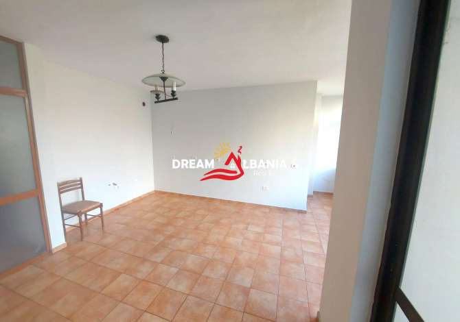 Shtepi ne shitje Apartament ne Tirane, 1+1, Mobilimi Bosh, pa mobiluar, Pagesa 150,000  Euro.