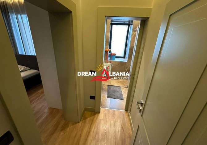 Shtepi me qera Apartament ne Tirane, 3+1, Mobilimi E mobiluar, Pagesa 1,200  Euro.