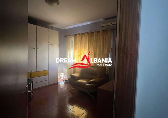 Shtepi me qera Apartament ne Tirane, 3+1, Mobilimi E mobiluar, Pagesa 600  Euro.