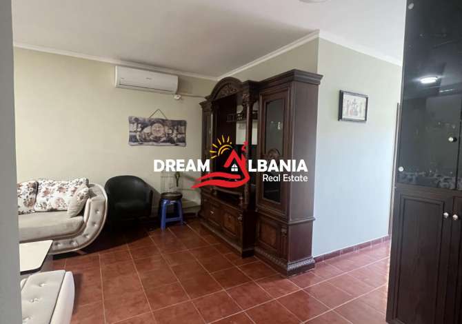 Shtepi me qera Apartament ne Tirane, 3+1, Mobilimi E mobiluar, Pagesa 600  Euro.