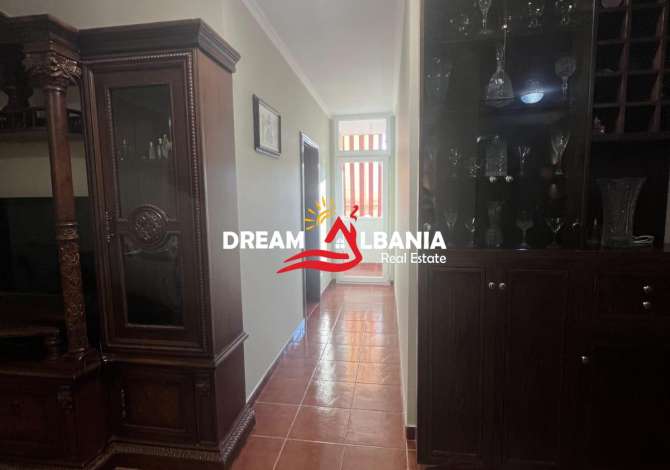 Shtepi me qera Apartament ne Tirane, 3+1, Mobilimi E mobiluar, Pagesa 600  Euro.