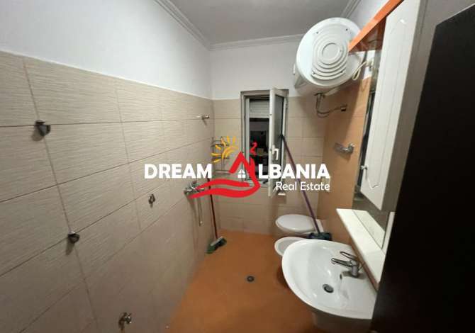 Shtepi ne shitje Apartament ne Tirane, 2+1, Mobilimi Bosh, pa mobiluar, Pagesa 115,000  Euro.