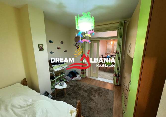 Shtepi ne shitje Apartament ne Tirane, 4+1, Mobilimi E mobiluar, Pagesa 193,000  Euro.