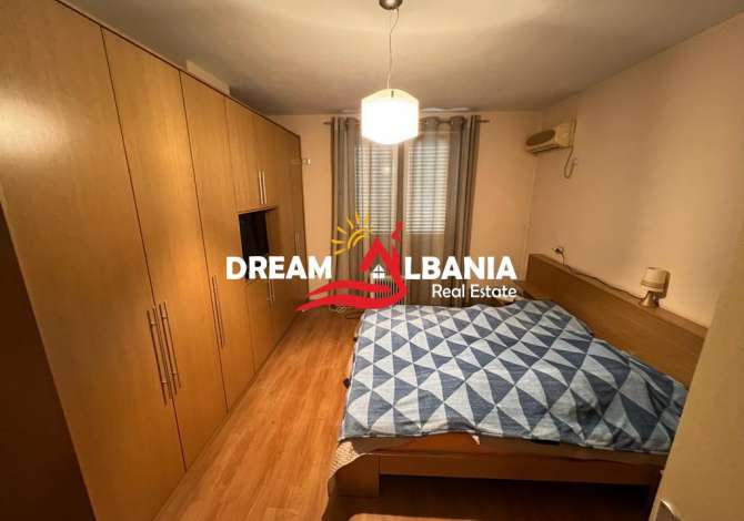 Shtepi ne shitje Apartament ne Tirane, 4+1, Mobilimi E mobiluar, Pagesa 193,000  Euro.