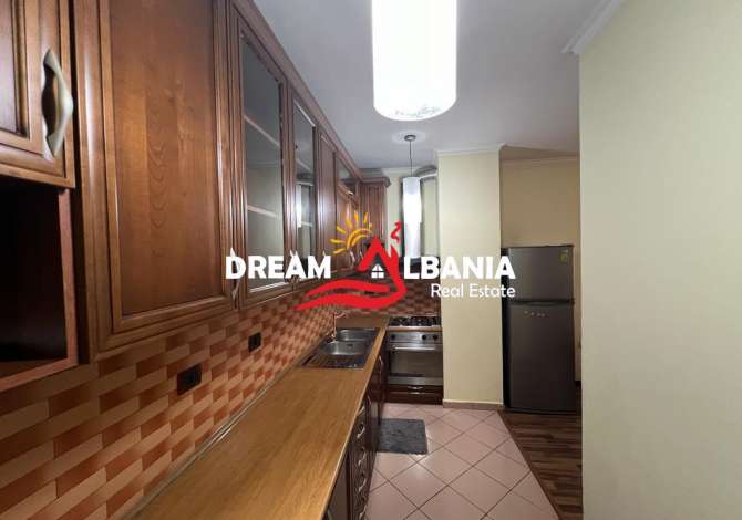 Shtepi ne shitje Apartament ne Tirane, 2+1, Mobilimi E mobiluar, Pagesa 200,000  Euro.