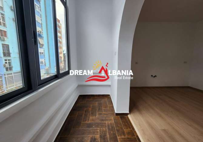 Shtepi ne shitje Apartament ne Tirane, 2+1, Mobilimi Bosh, pa mobiluar, Pagesa 150,000  Euro.