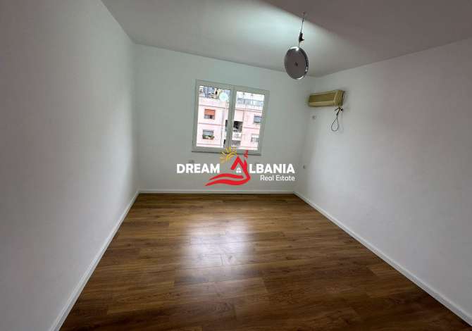Shtepi ne shitje Apartament ne Tirane, 2+1, Mobilimi Bosh, pa mobiluar, Pagesa 99,000  Euro.